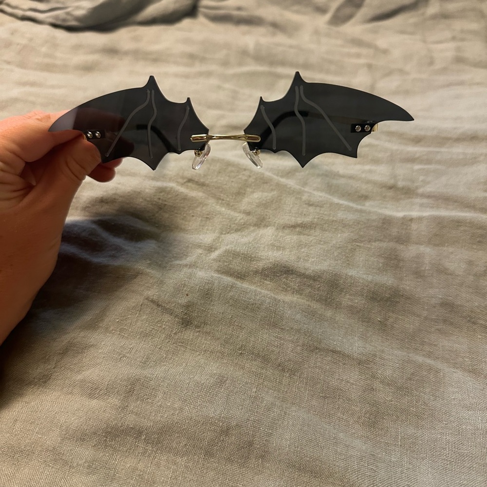 straight outta hell dolls kill bat sunglasses 🦇 - Picture 5 of 5